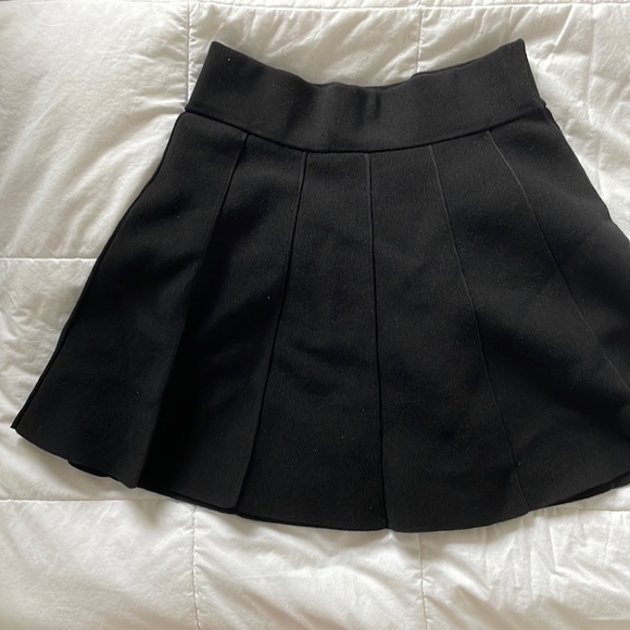 Black Club Monaco skirt - Picture 1 of 2